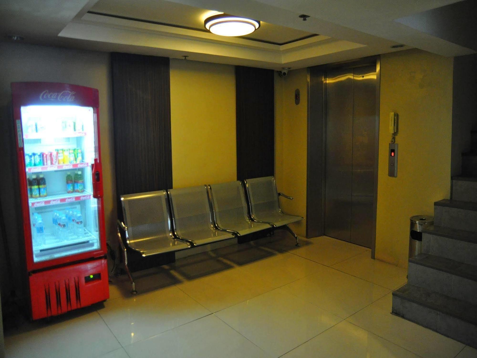 Harts Hotel-Quezon City Exterior foto