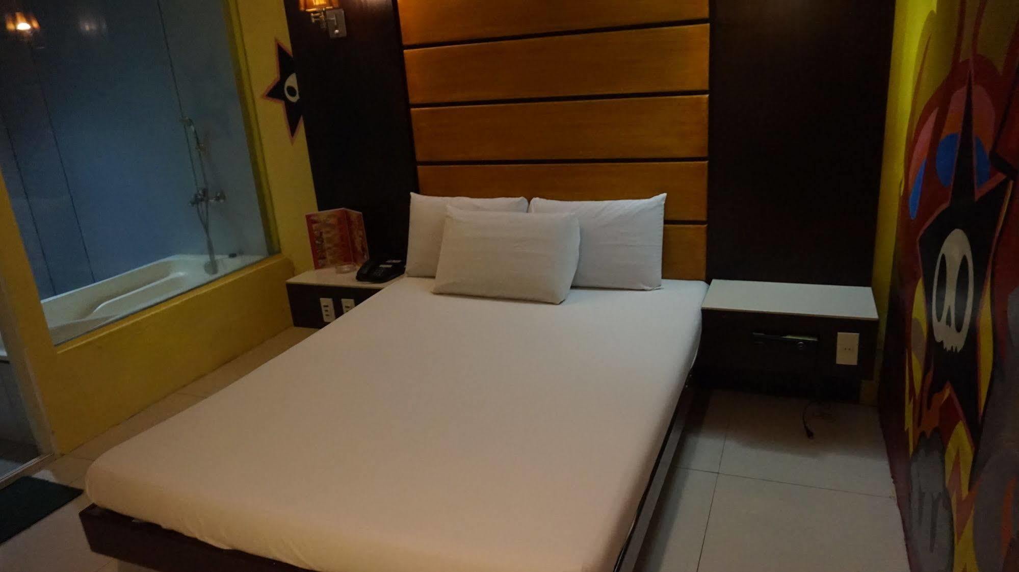 Harts Hotel-Quezon City Exterior foto